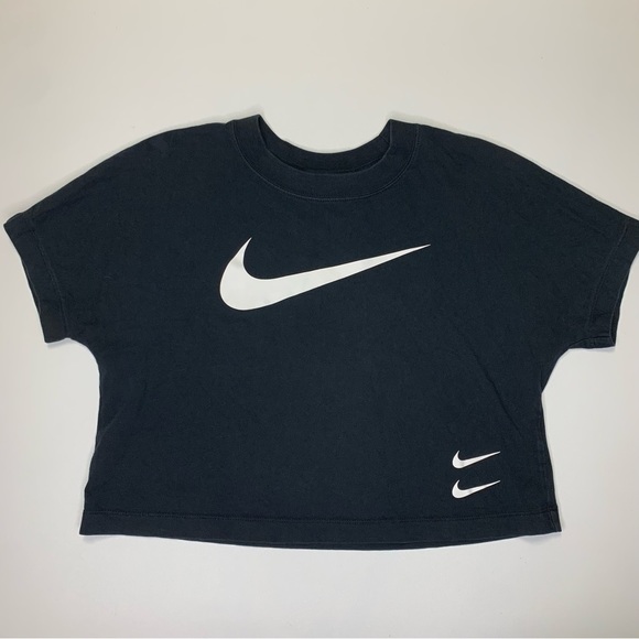 Nike Black Cropped Logo Short Sleeve Tee Sz Medium - Picture 2 of 4